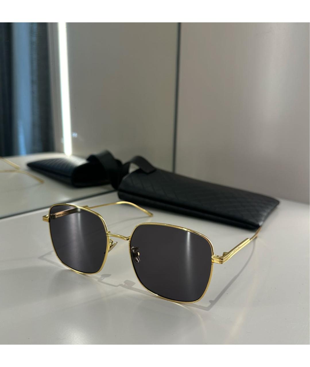 BOTTEGA VENETA Золотые металлические солнцезащитные очки, фото 4