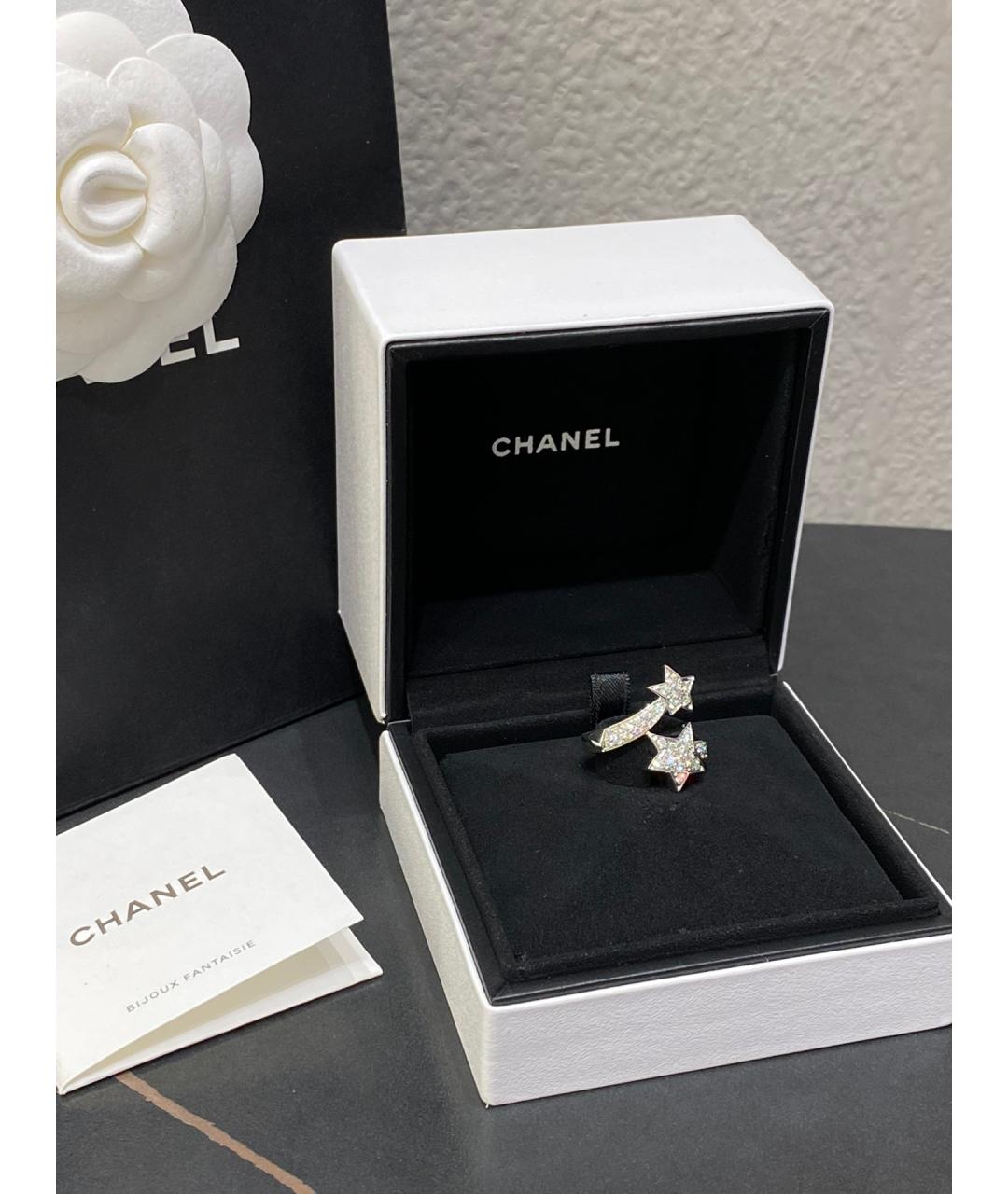 CHANEL PRE-OWNED Серебряное кольцо из белого золота, фото 6