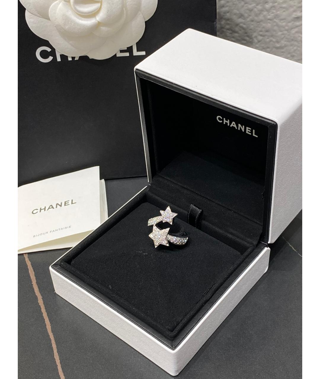 CHANEL PRE-OWNED Серебряное кольцо из белого золота, фото 5