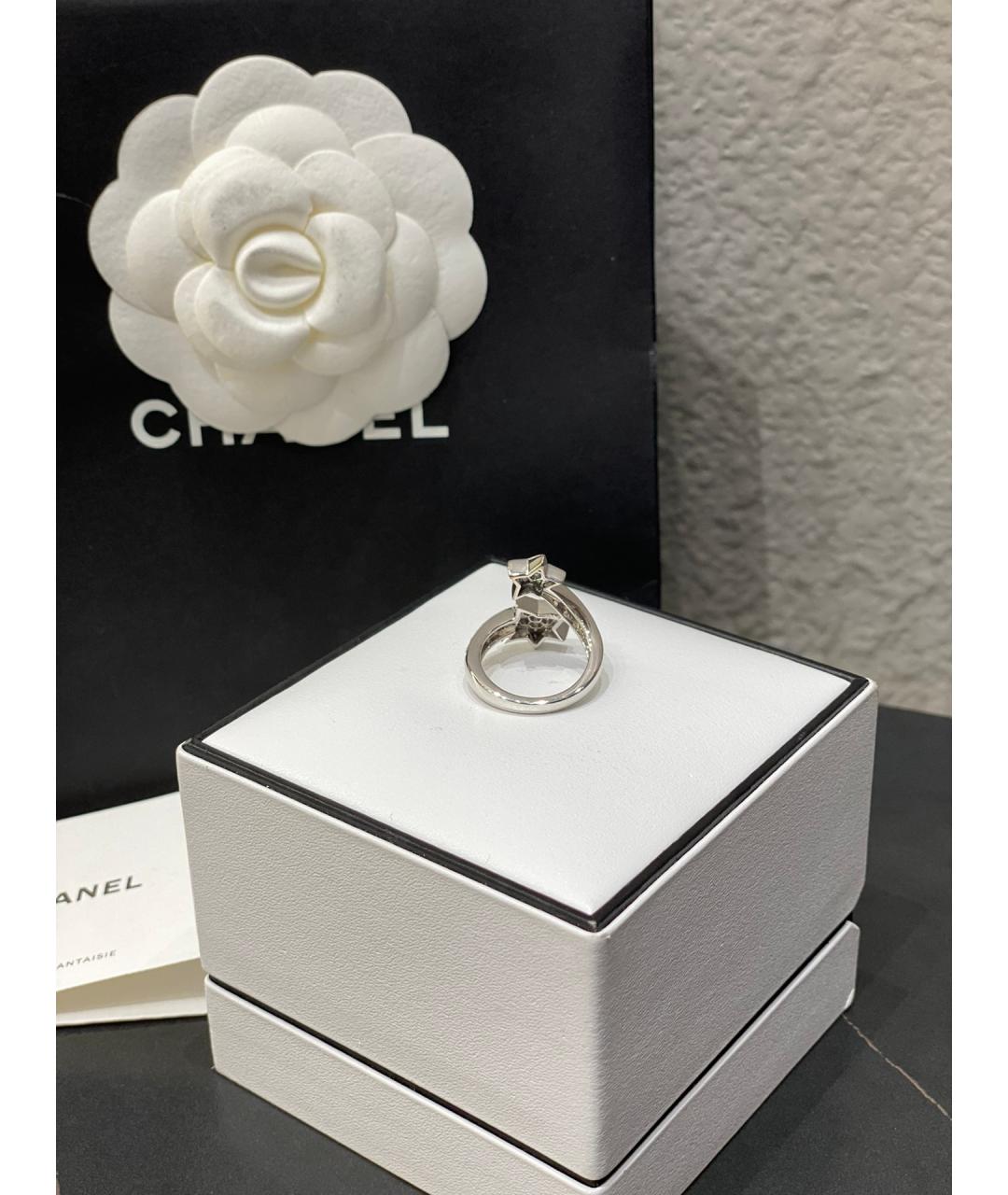 CHANEL PRE-OWNED Серебряное кольцо из белого золота, фото 7