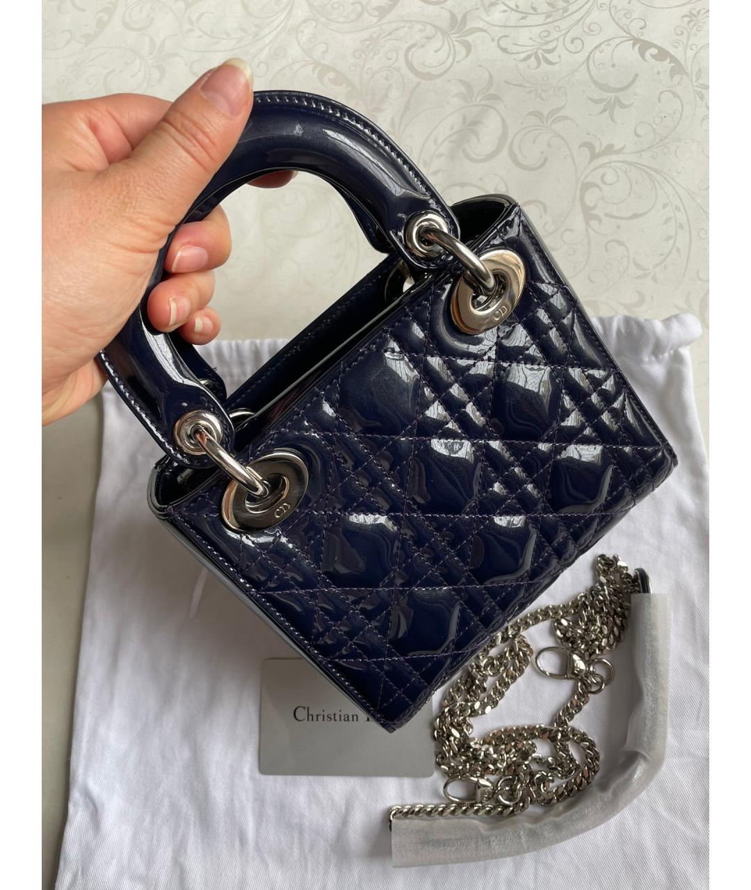 CHRISTIAN DIOR Темно-синяя сумка с короткими ручками из лакированной кожи, фото 3