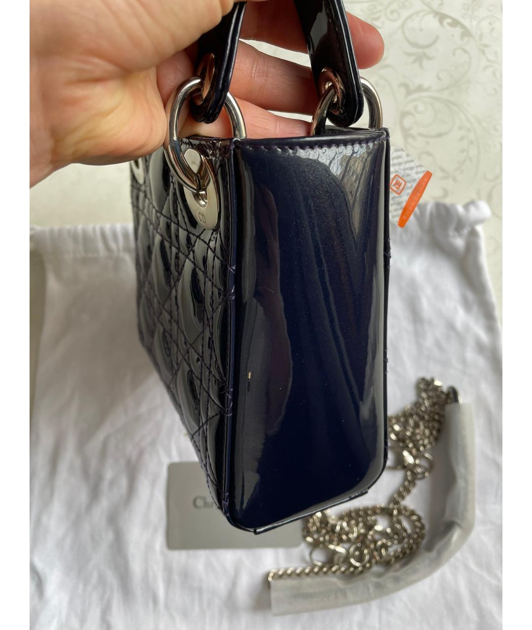 CHRISTIAN DIOR Темно-синяя сумка с короткими ручками из лакированной кожи, фото 5