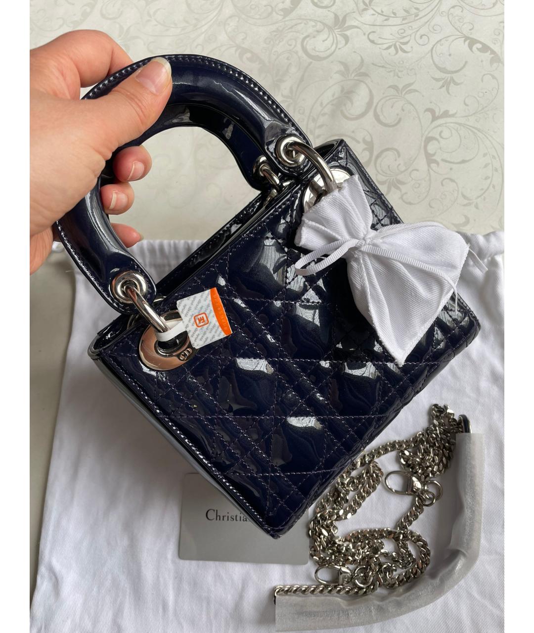 CHRISTIAN DIOR Темно-синяя сумка с короткими ручками из лакированной кожи, фото 2