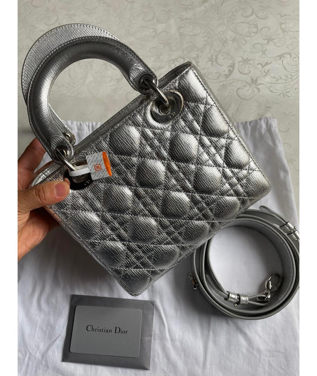 CHRISTIAN DIOR Серебряная кожаная сумка с короткими ручками, фото 3