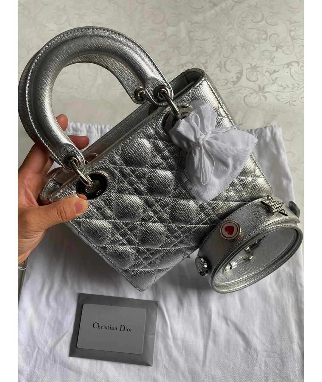 CHRISTIAN DIOR Серебряная кожаная сумка с короткими ручками, фото 2