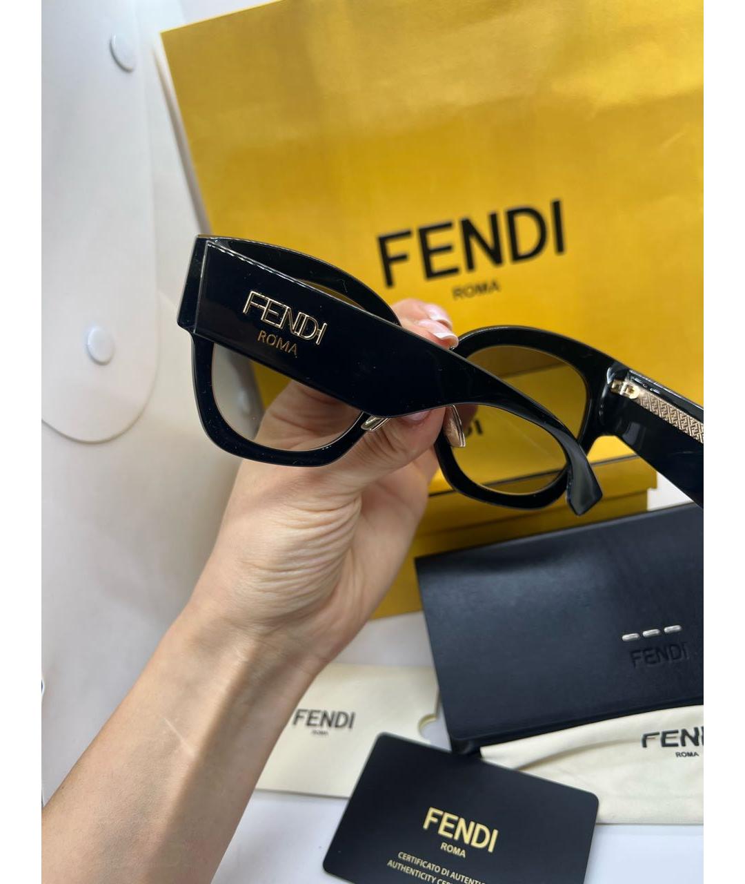 FENDI Черные пластиковые солнцезащитные очки, фото 3