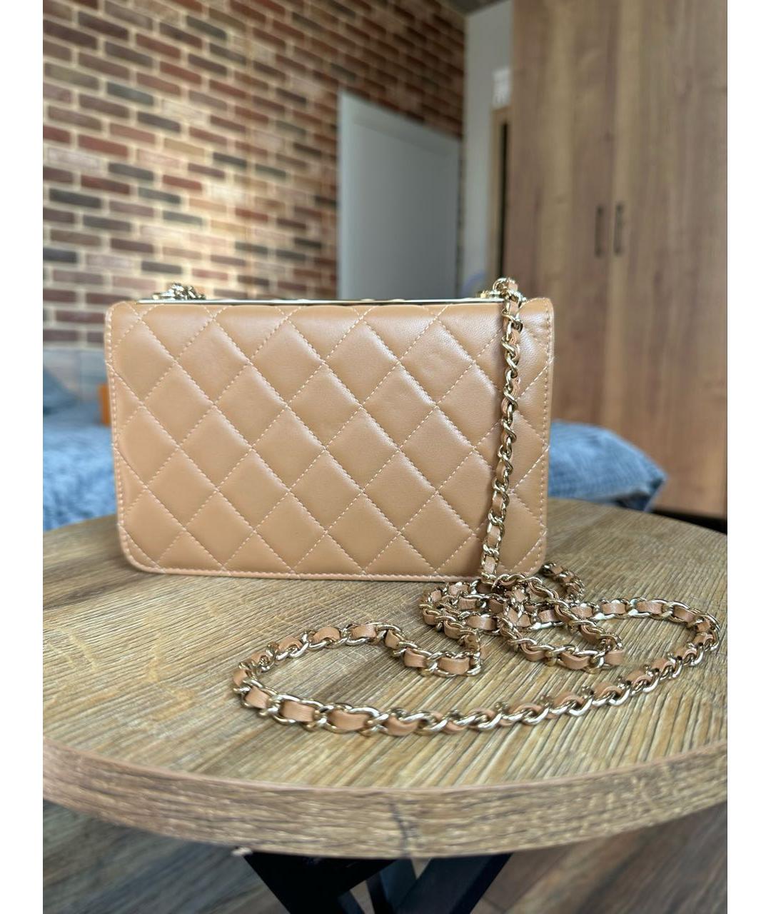 CHANEL Бежевая кожаная сумка через плечо, фото 3