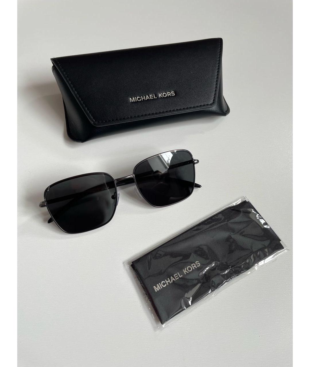 MICHAEL KORS Серые солнцезащитные очки, фото 4