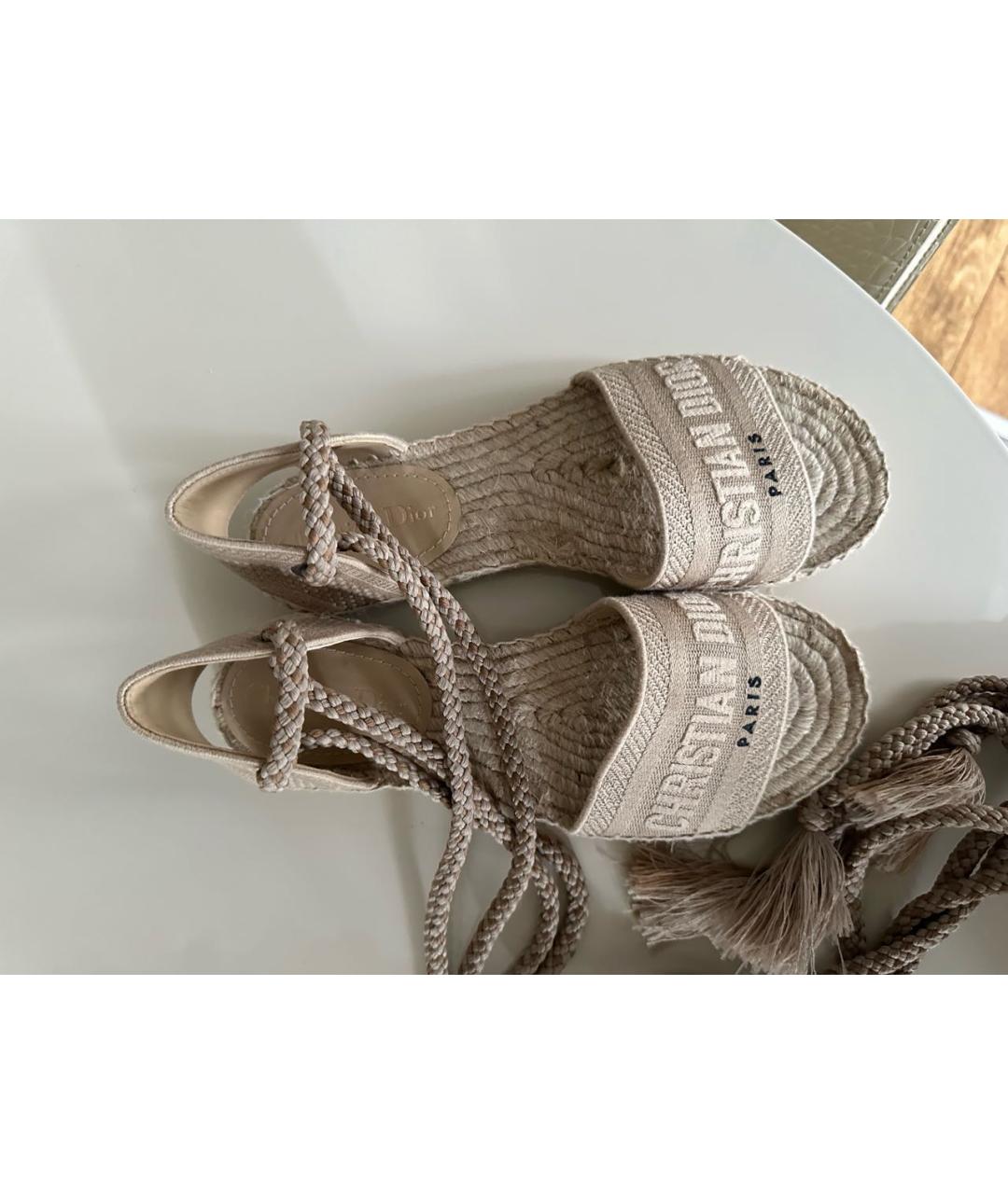 CHRISTIAN DIOR PRE-OWNED Бежевые текстильные сандалии, фото 4
