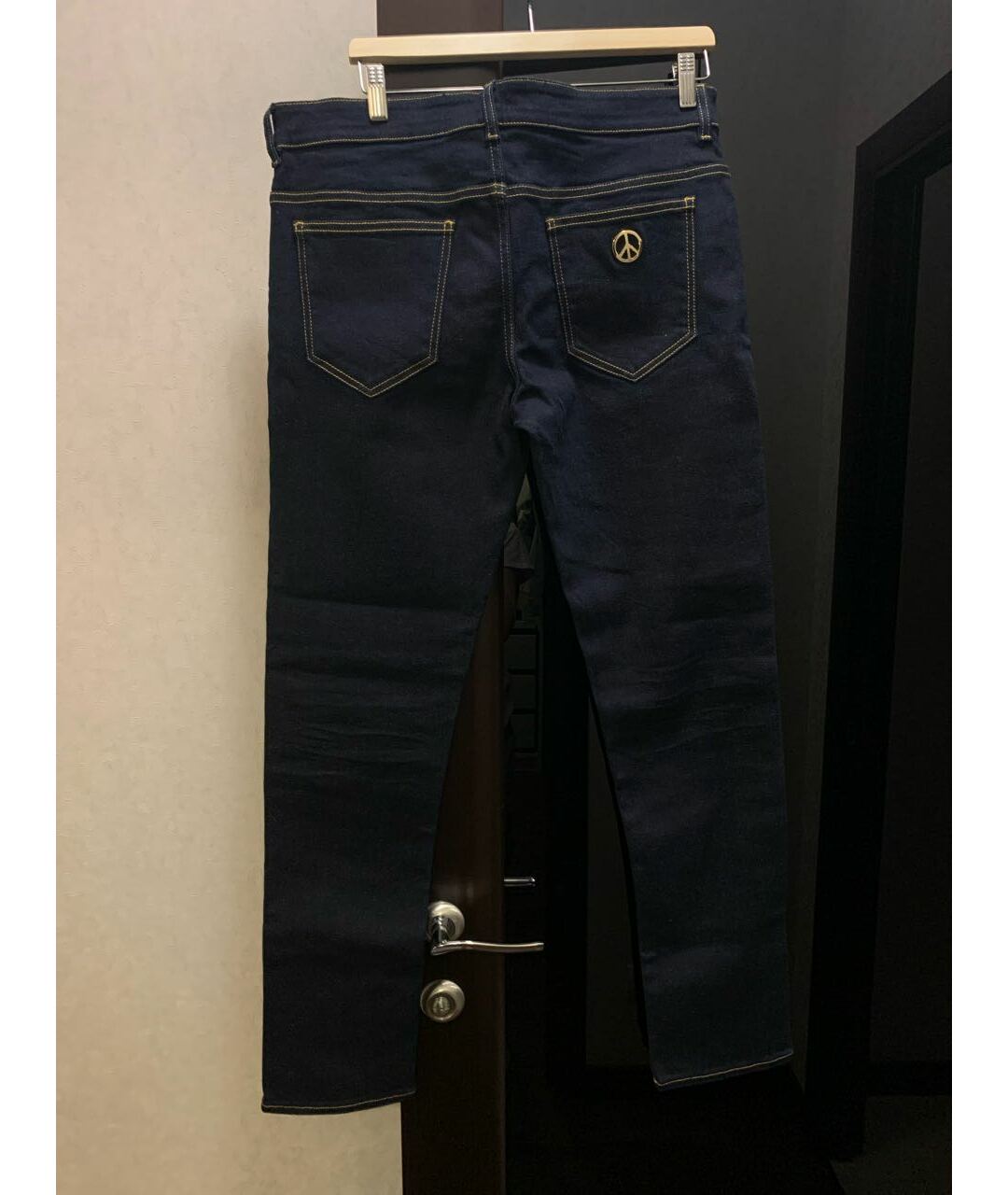 LOVE MOSCHINO Темно-синие хлопко-лиоцелловые прямые джинсы, фото 2