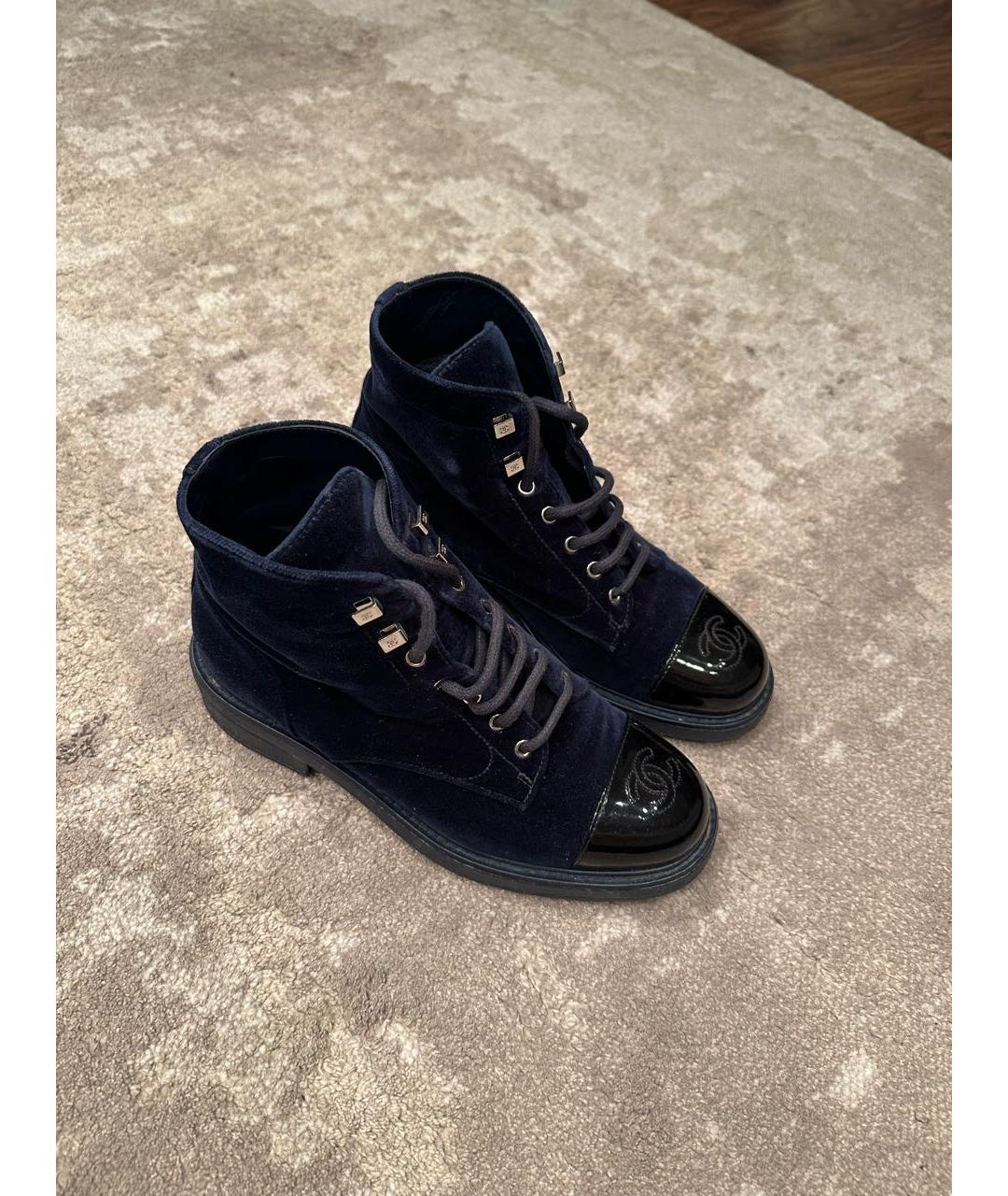 CHANEL Темно-синие бархатные ботинки, фото 2