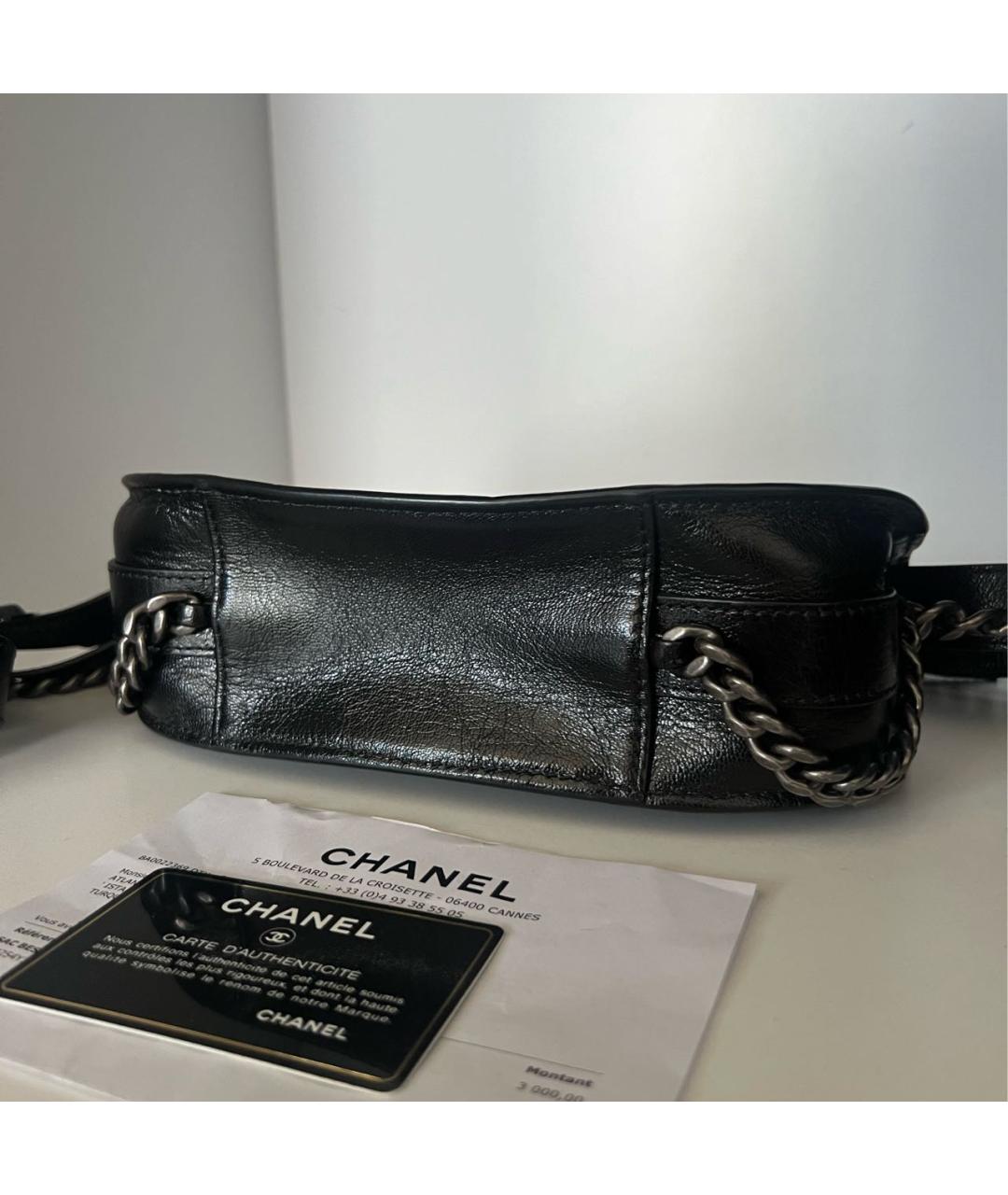 CHANEL PRE-OWNED Черная сумка через плечо из лакированной кожи, фото 3