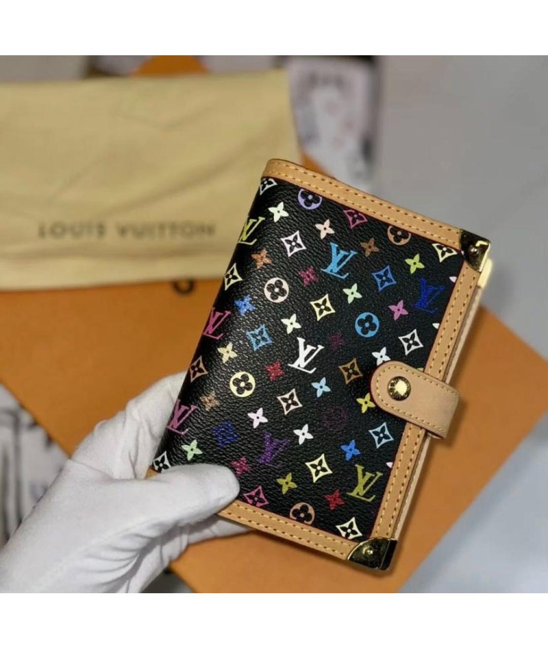 LOUIS VUITTON PRE-OWNED Книга, фото 2