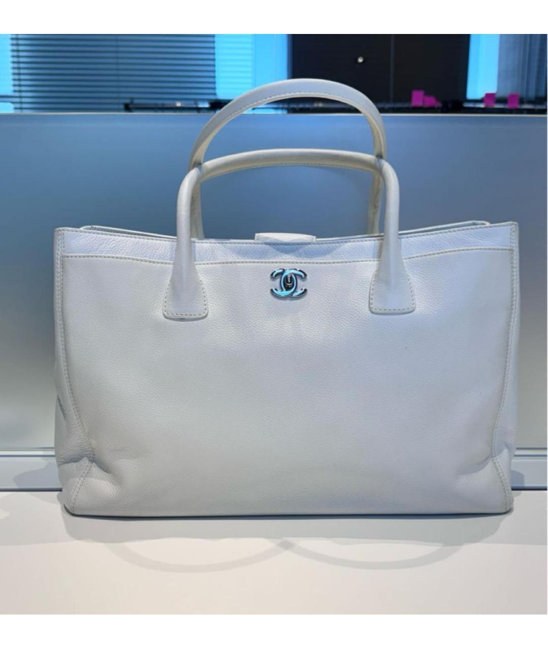 CHANEL PRE-OWNED Белая кожаная сумка тоут, фото 7