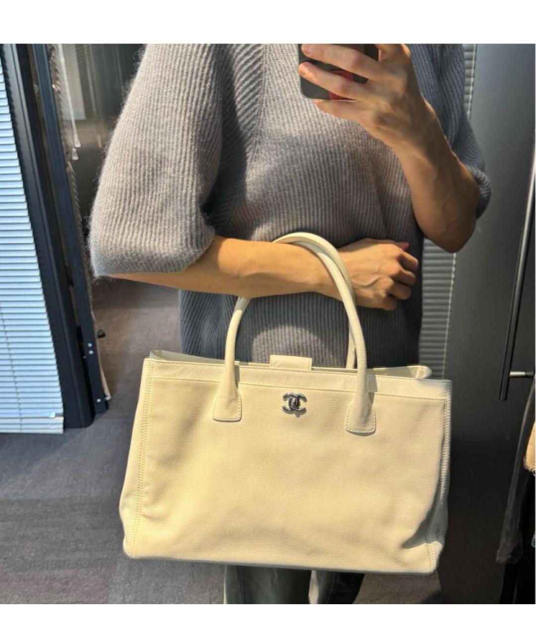 CHANEL PRE-OWNED Белая кожаная сумка тоут, фото 6