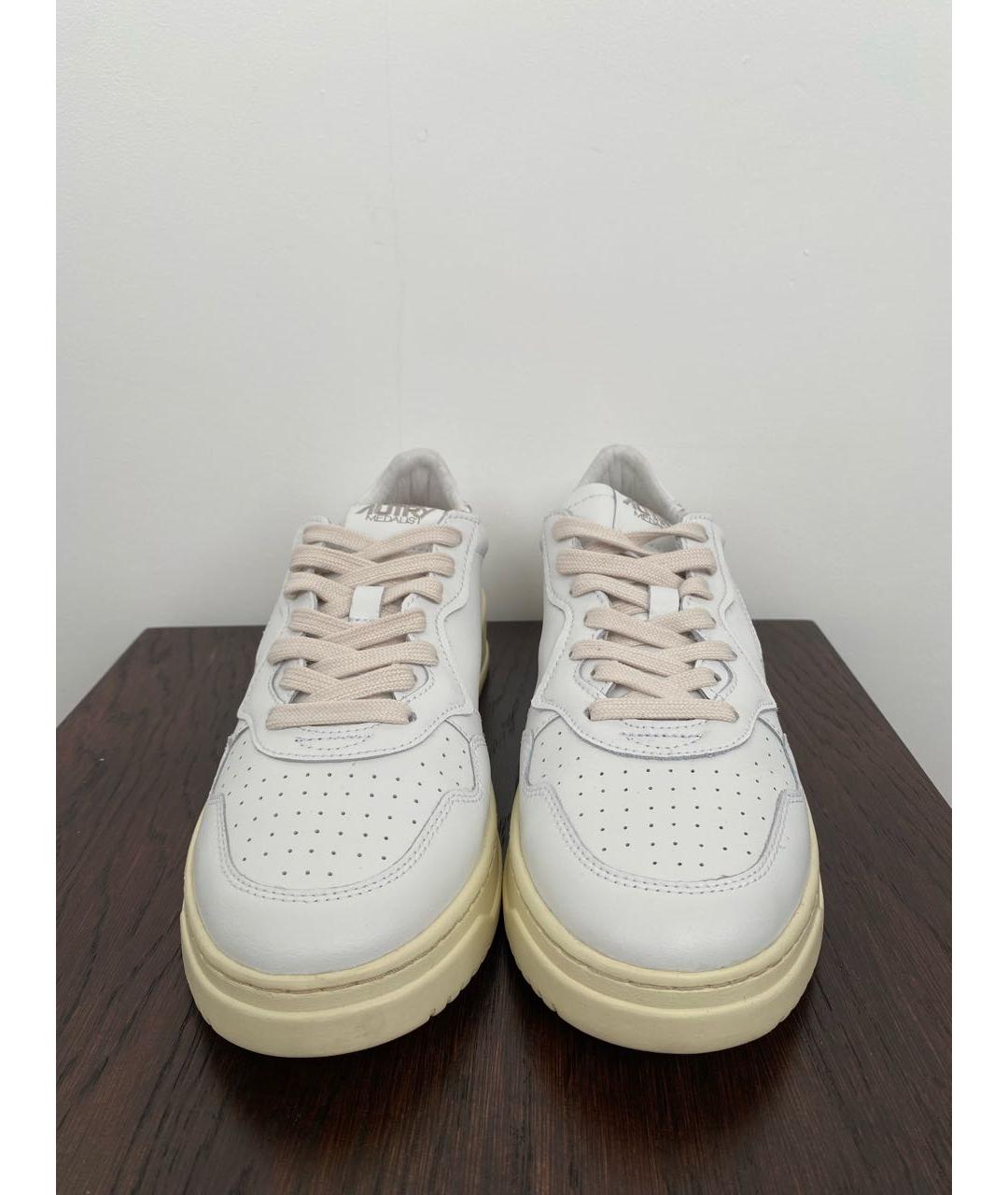 AUTRY Белые кожаные низкие кроссовки / кеды, фото 2