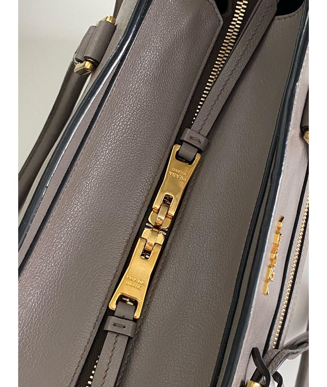 PRADA Антрацитовая кожаная сумка с короткими ручками, фото 7