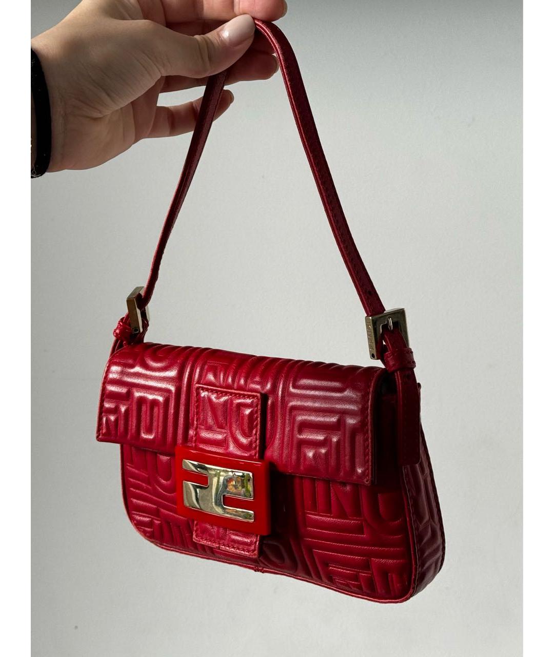 FENDI Красная сумка с короткими ручками из лакированной кожи, фото 2
