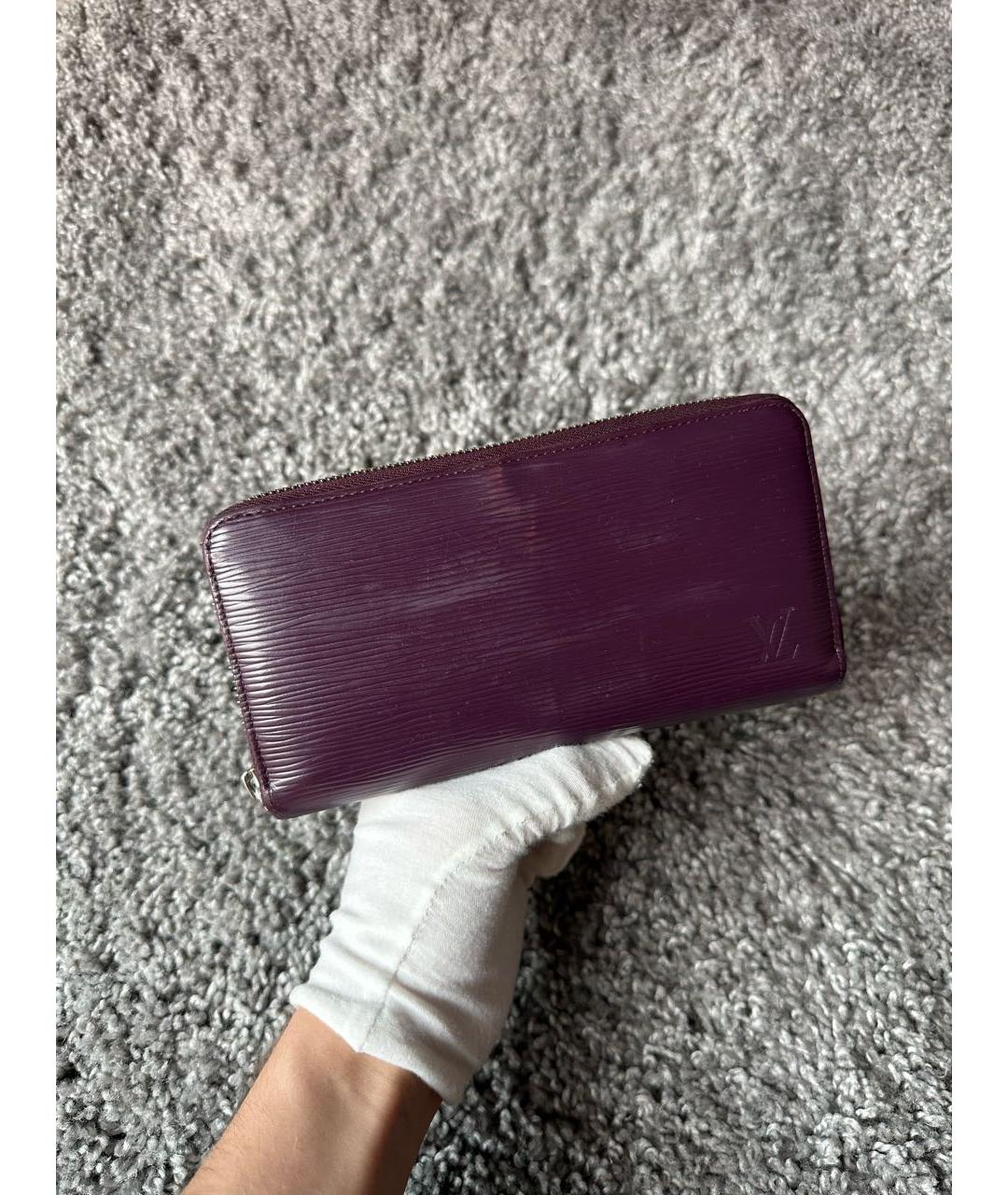 LOUIS VUITTON PRE-OWNED Фиолетовый кожаный кошелек, фото 2