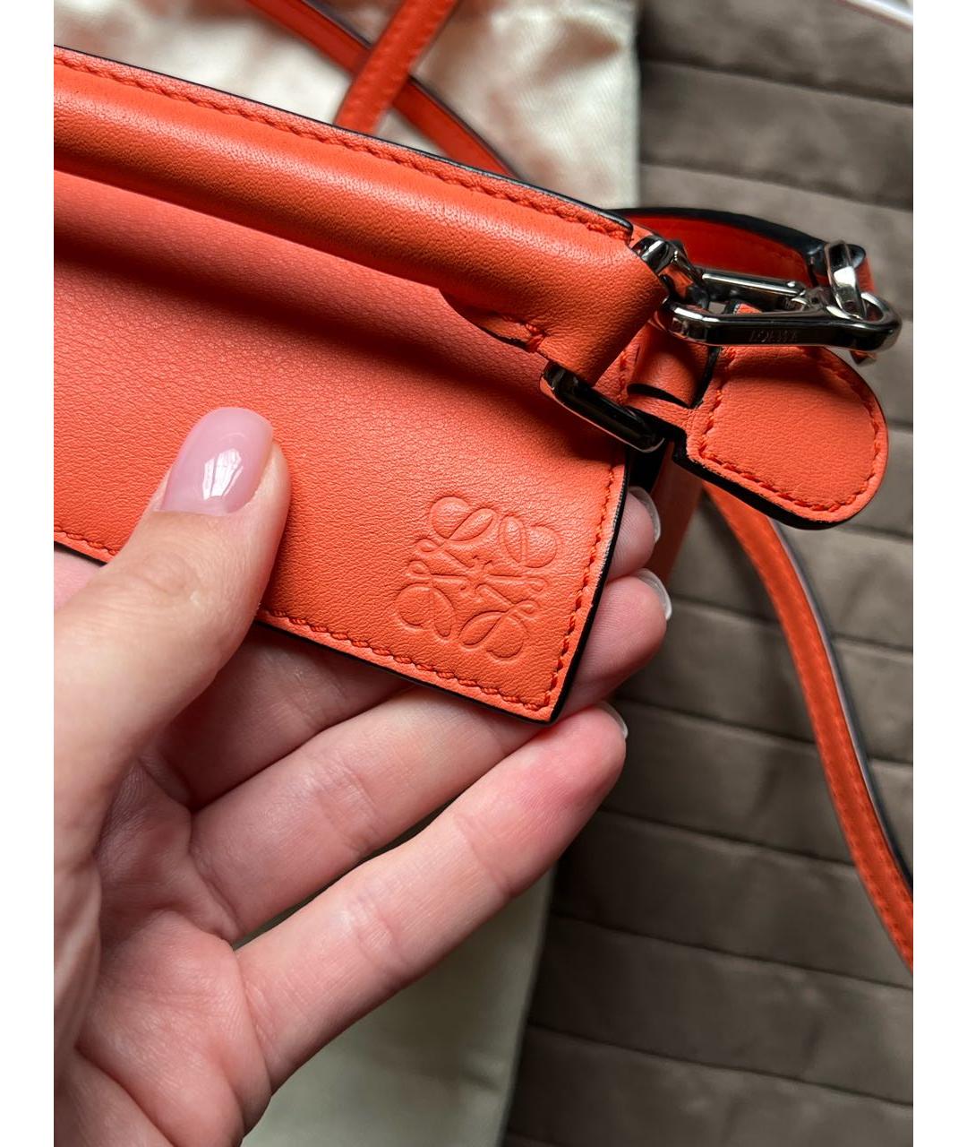 LOEWE Оранжевая кожаная сумка с короткими ручками, фото 8