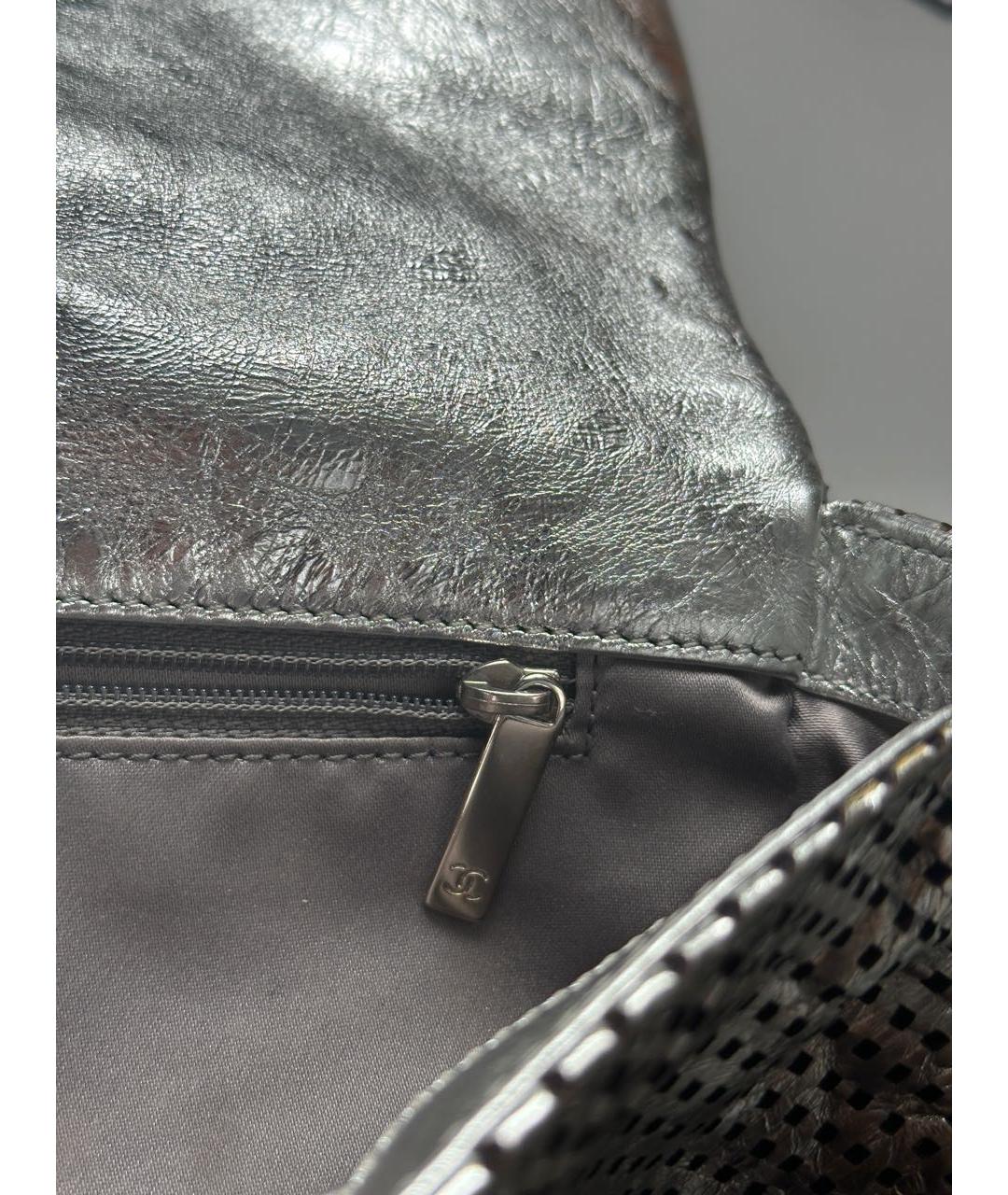 CHANEL Серебряная кожаная сумка с короткими ручками, фото 7