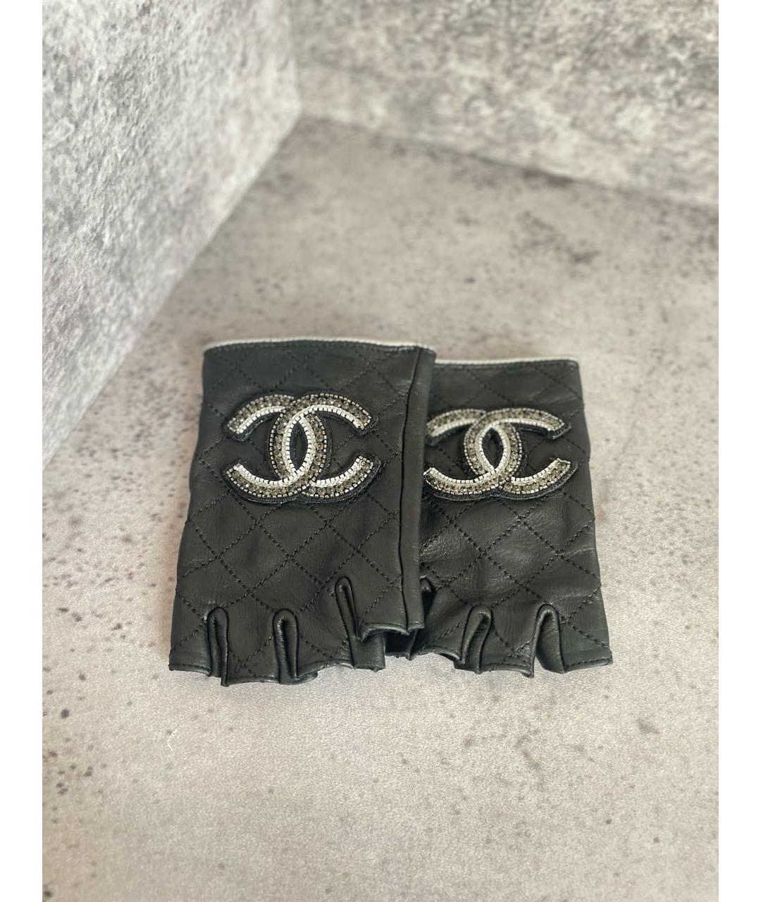 CHANEL PRE-OWNED Черные кожаные митенки, фото 9