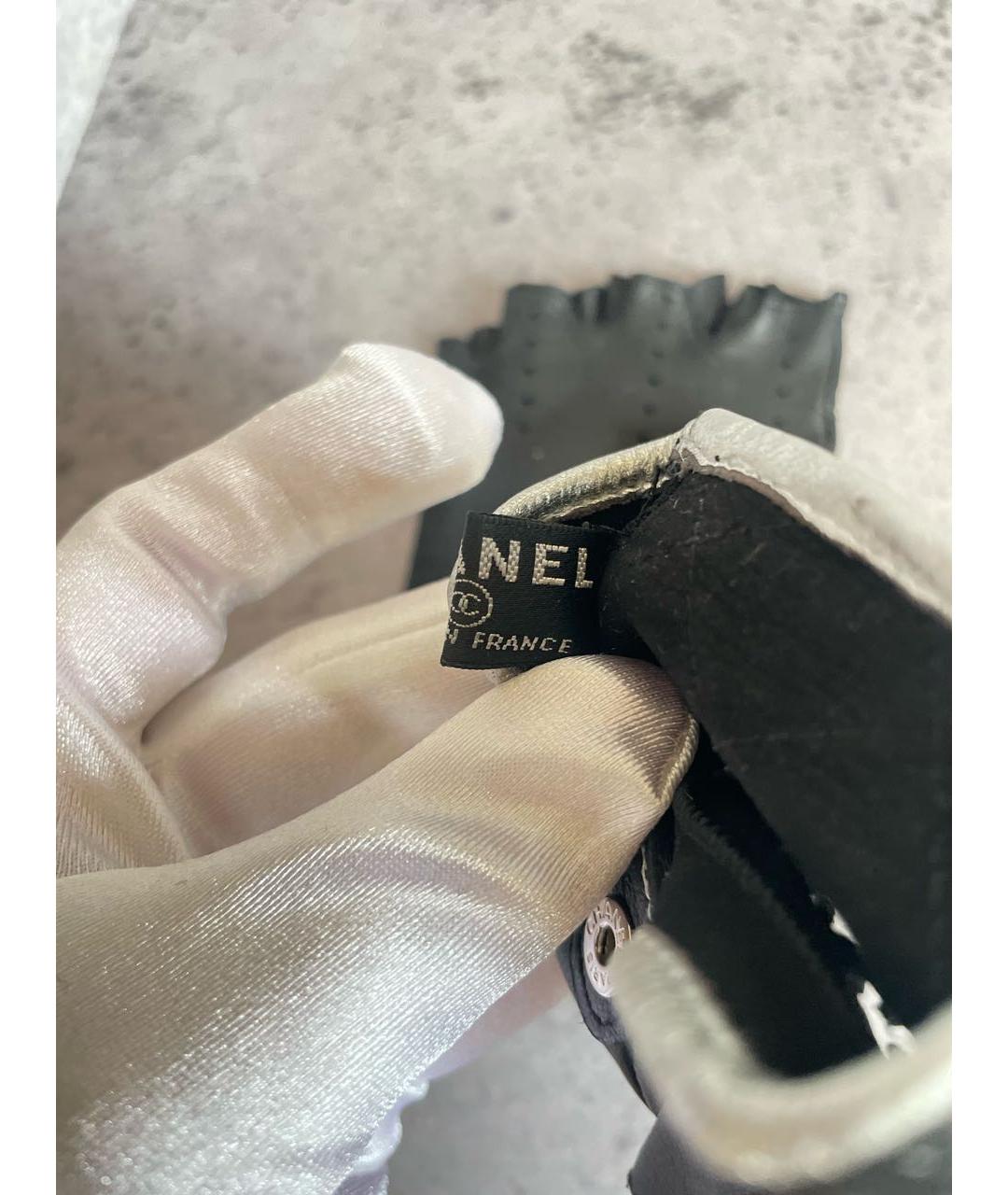 CHANEL PRE-OWNED Черные кожаные митенки, фото 4