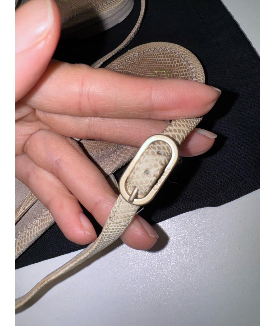 CHANEL PRE-OWNED Бежевые кожаные сандалии, фото 6