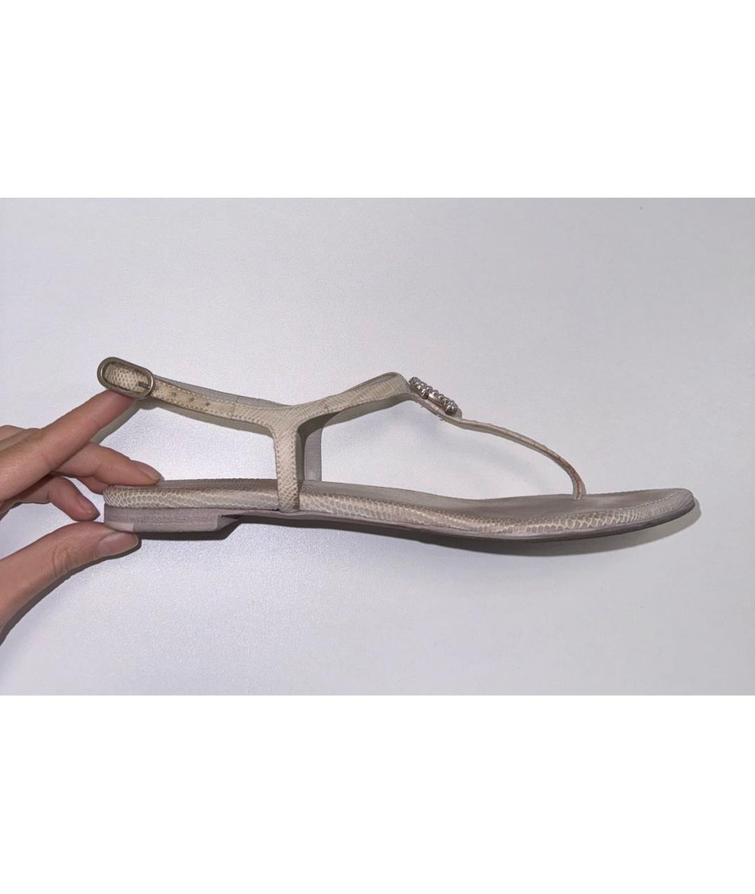CHANEL PRE-OWNED Бежевые кожаные сандалии, фото 9