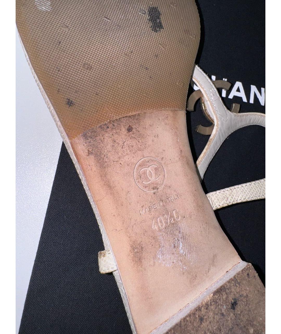 CHANEL PRE-OWNED Бежевые кожаные сандалии, фото 4