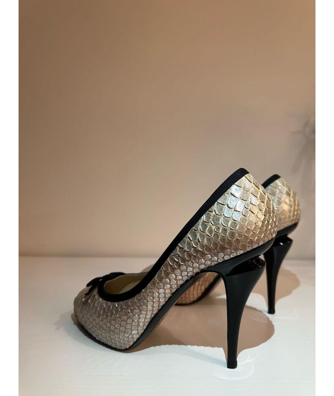 CHANEL PRE-OWNED Золотые кожаные туфли, фото 4