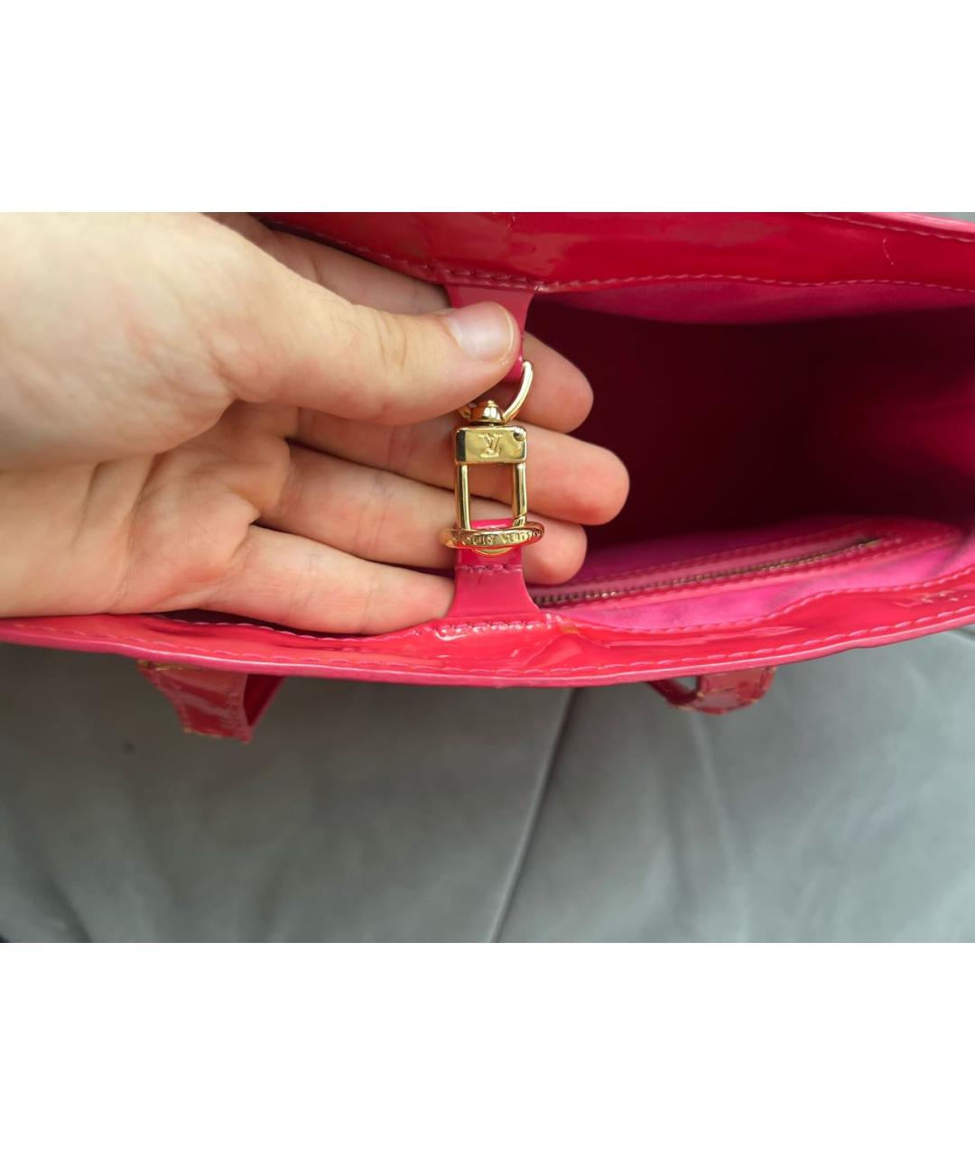 LOUIS VUITTON Розовая сумка с короткими ручками из лакированной кожи, фото 6
