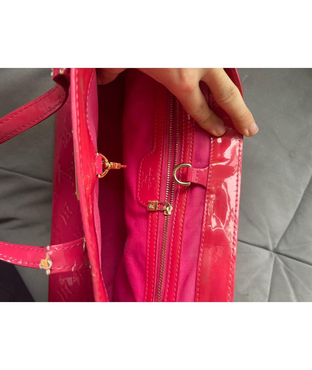 LOUIS VUITTON Розовая сумка с короткими ручками из лакированной кожи, фото 5