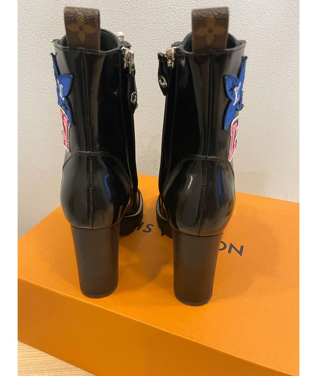 LOUIS VUITTON Черные ботильоны из лакированной кожи, фото 4