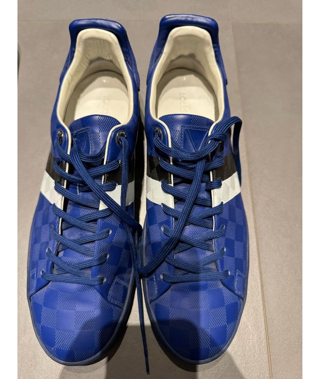 LOUIS VUITTON PRE-OWNED Синие низкие кроссовки / кеды из лакированной кожи, фото 2