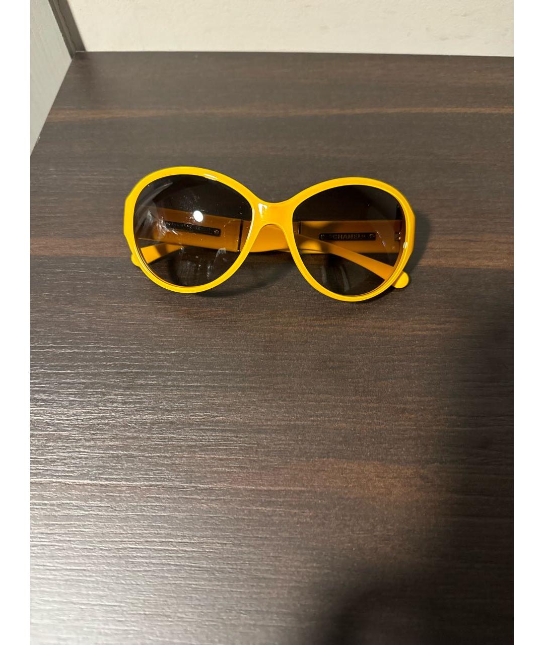 CHANEL PRE-OWNED Желтые пластиковые солнцезащитные очки, фото 9