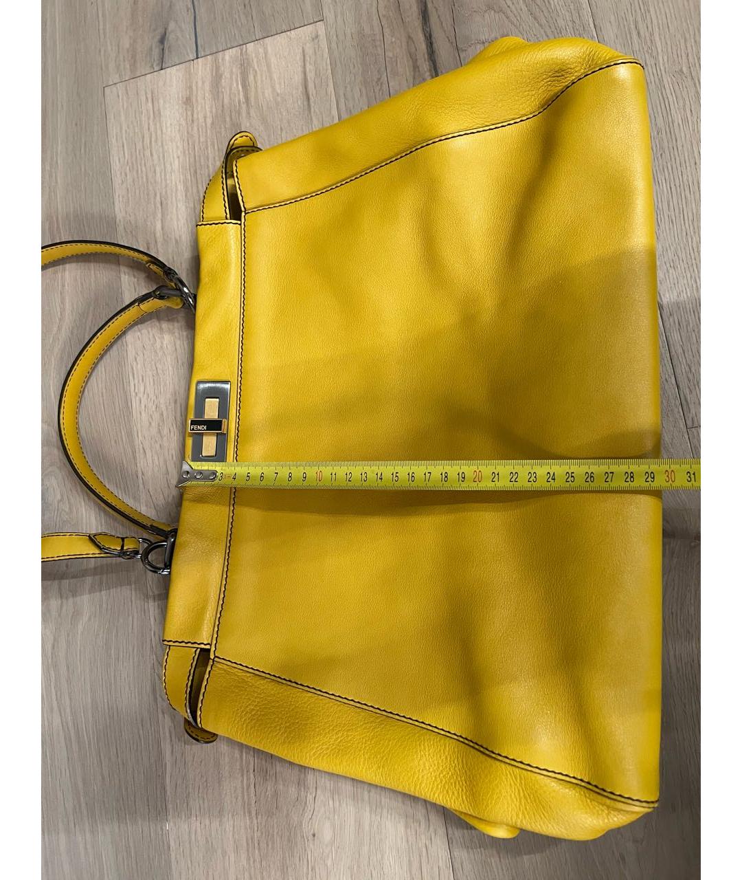 FENDI Желтая кожаная сумка с короткими ручками, фото 8