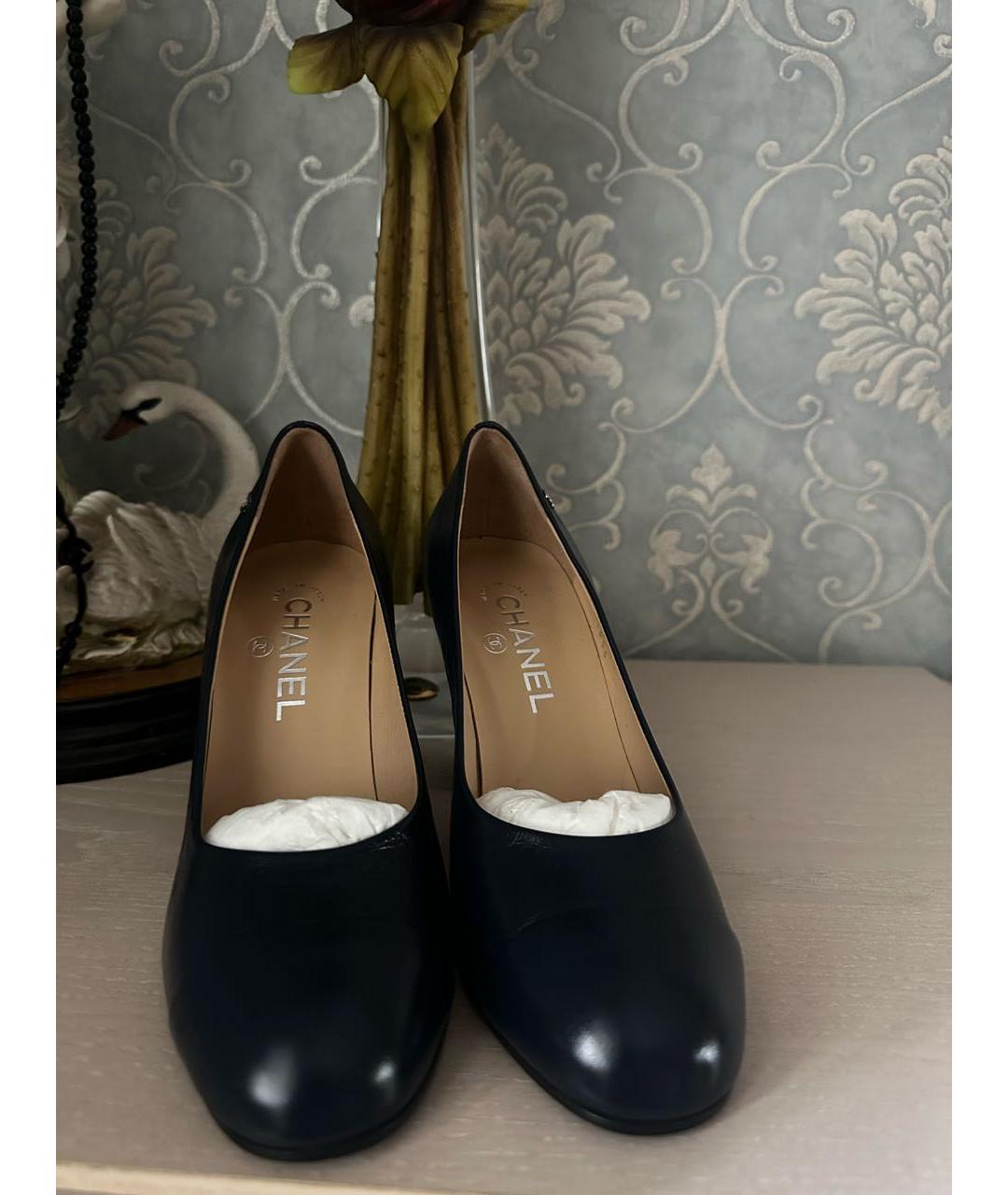 CHANEL PRE-OWNED Темно-синие кожаные туфли, фото 3