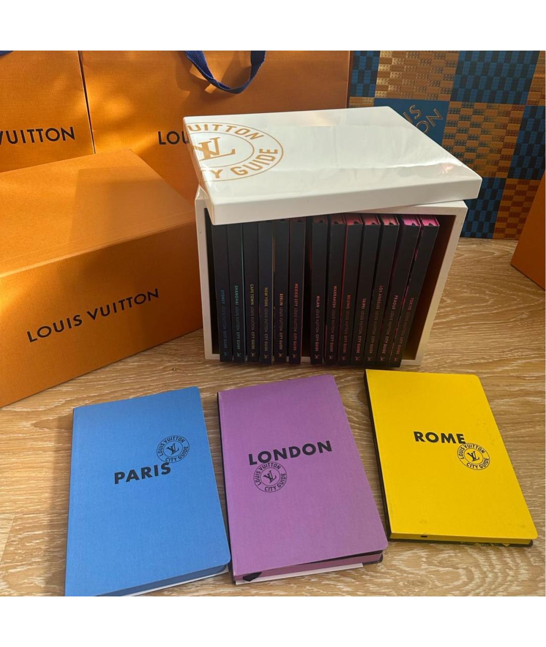 LOUIS VUITTON PRE-OWNED Книга, фото 6