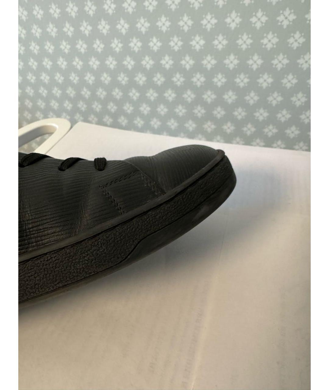 LOUIS VUITTON PRE-OWNED Черные низкие кроссовки / кеды из лакированной кожи, фото 6