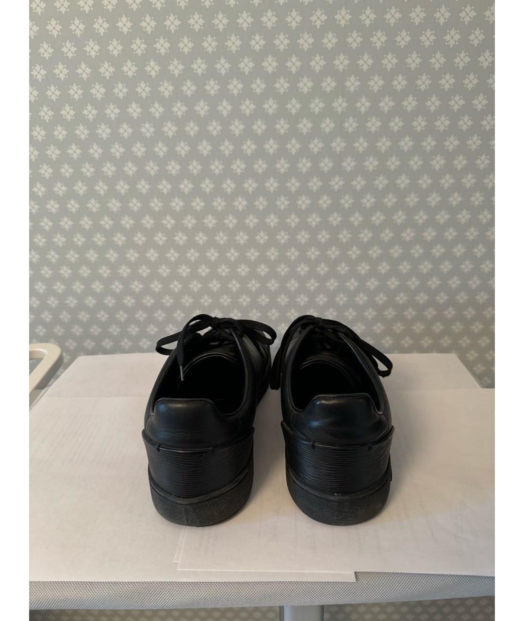 LOUIS VUITTON PRE-OWNED Черные низкие кроссовки / кеды из лакированной кожи, фото 4