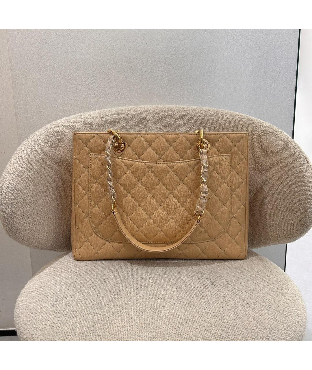 CHANEL PRE-OWNED Бежевая кожаная сумка тоут, фото 2