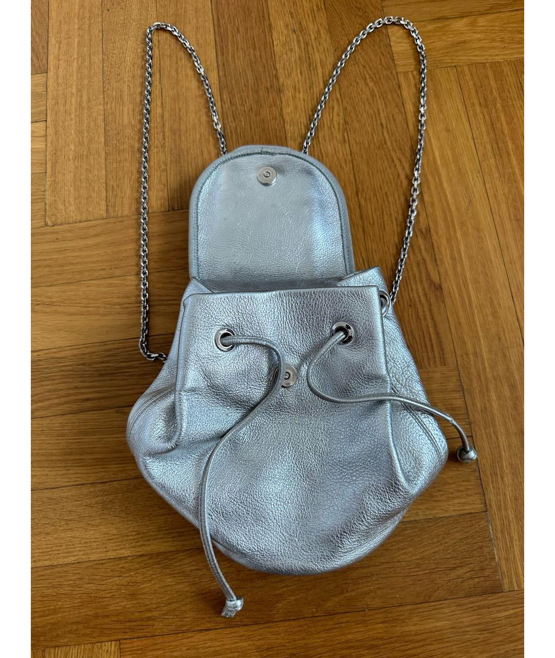 ROGER VIVIER Серебрянный кожаный рюкзак, фото 5