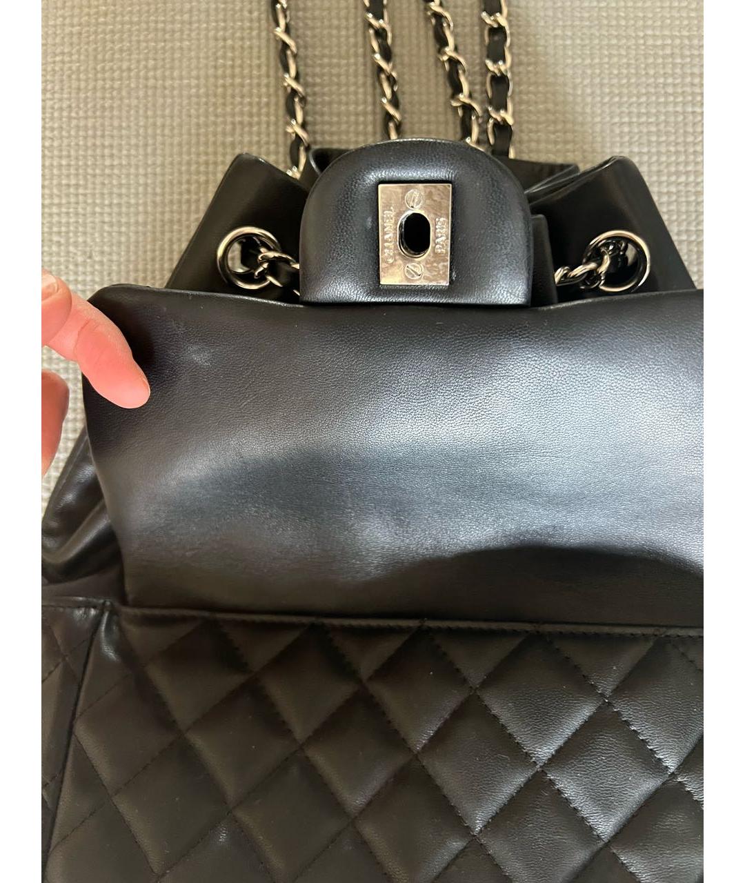 CHANEL PRE-OWNED Черный кожаный рюкзак, фото 4