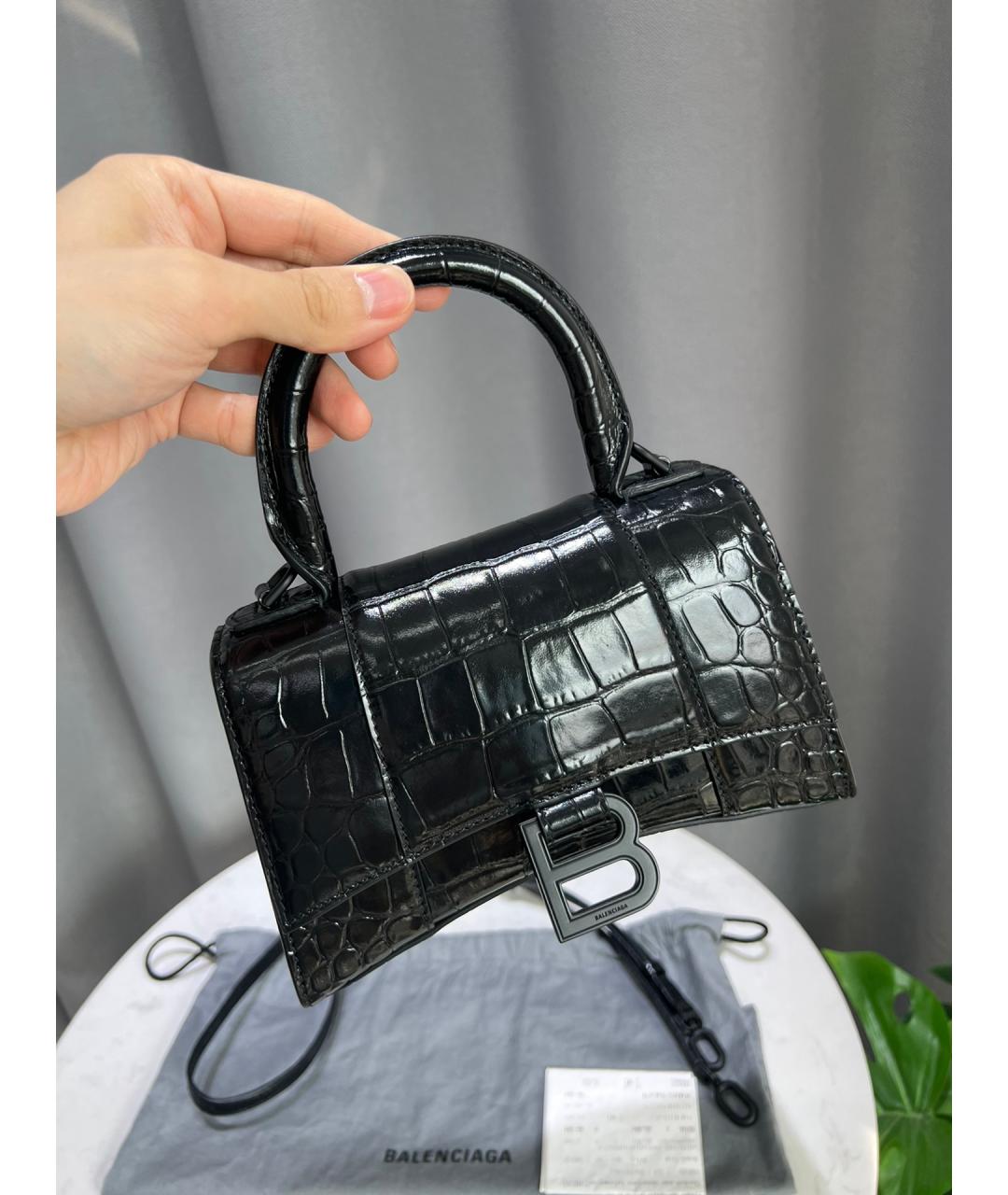 BALENCIAGA Черная сумка через плечо из лакированной кожи, фото 2