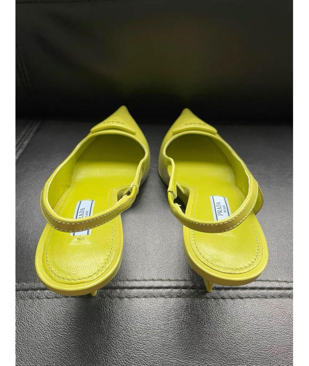 PRADA Желтые кожаные туфли, фото 3