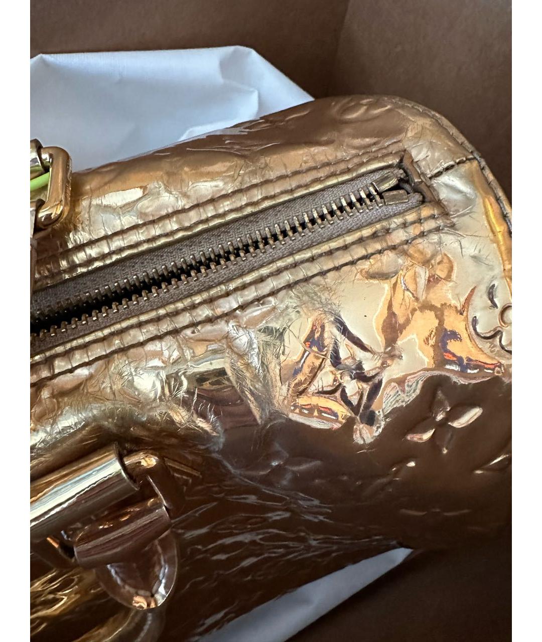 LOUIS VUITTON PRE-OWNED Золотая сумка с короткими ручками из лакированной кожи, фото 3