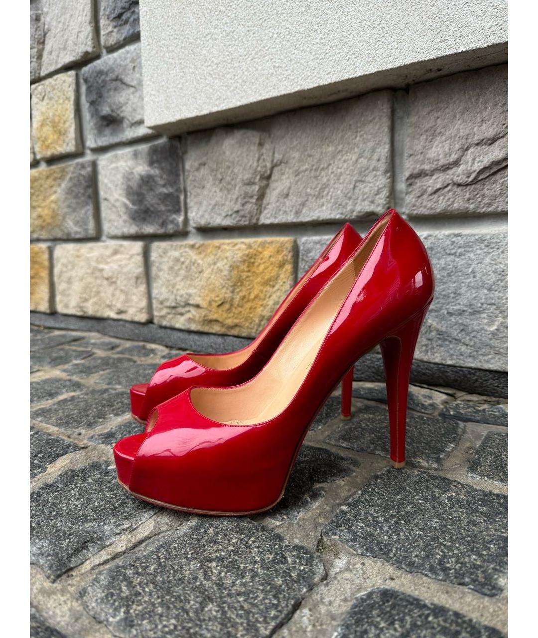 CHRISTIAN LOUBOUTIN Красные туфли из лакированной кожи, фото 6