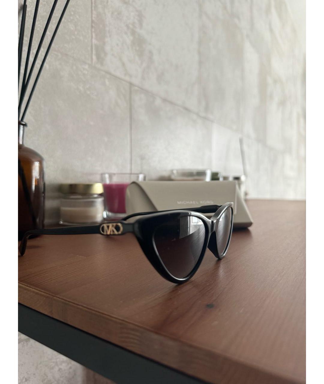 MICHAEL KORS Черные пластиковые солнцезащитные очки, фото 2