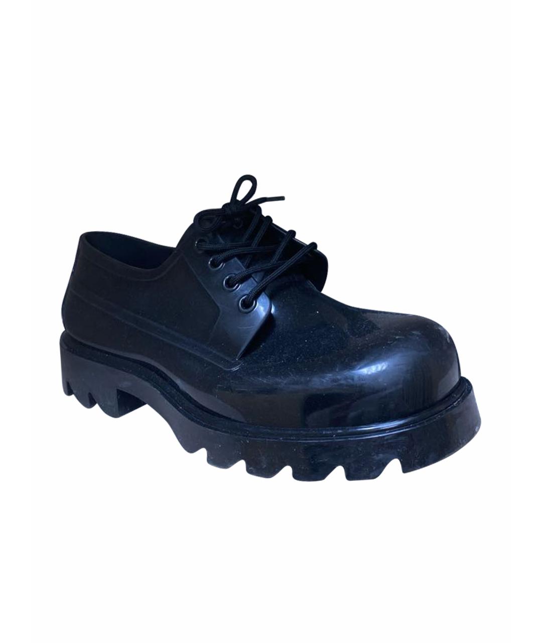BOTTEGA VENETA Черные резиновые низкие ботинки, фото 1